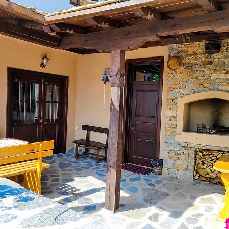 Rimovata Kashta Guest House Лєштен Екстер'єр фото