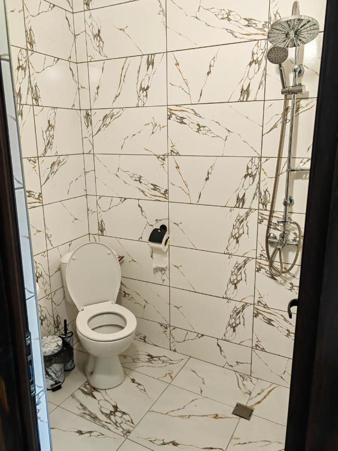 Rimovata Kashta Guest House Лєштен Екстер'єр фото