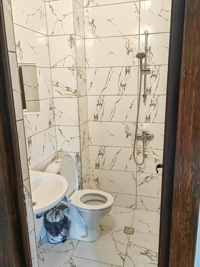 Rimovata Kashta Guest House Лєштен Екстер'єр фото